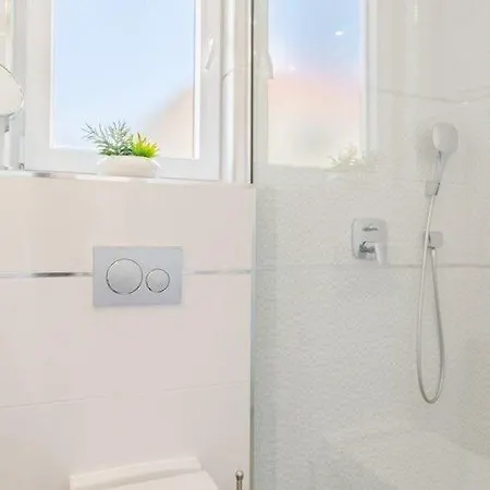 Stone Pearl - Two Bedroom House With Pool * Sutivan