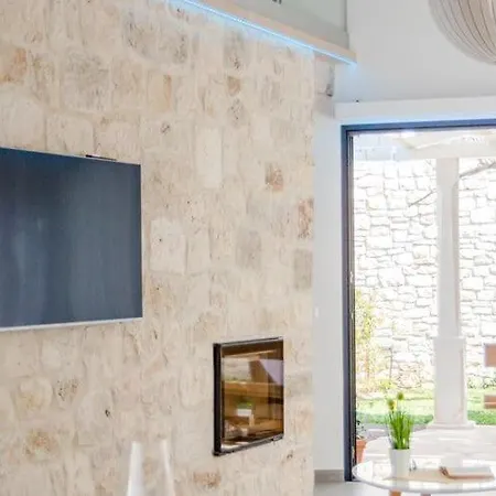 Villa Stone Pearl - Two Bedroom House With Pool