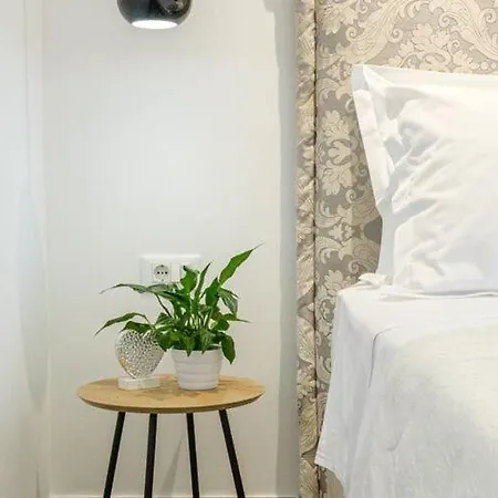 Stone Pearl - Two Bedroom House With Pool