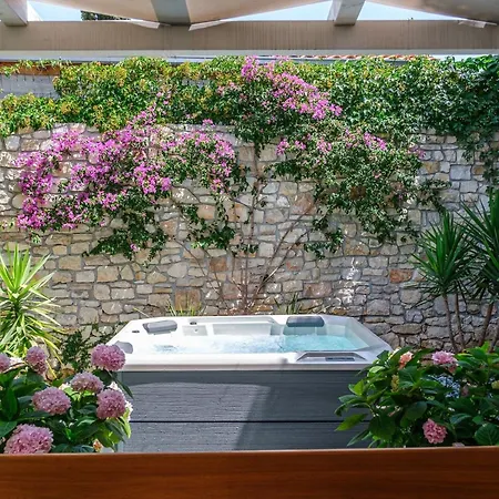 Stone Pearl - Two Bedroom House With Pool Villa *