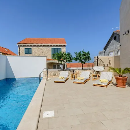 Stone Pearl - Two Bedroom House With Pool Villa Sutivan