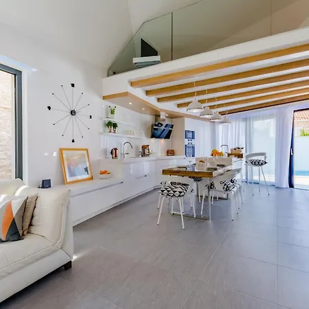 Villa Stone Pearl - Two Bedroom House With Pool