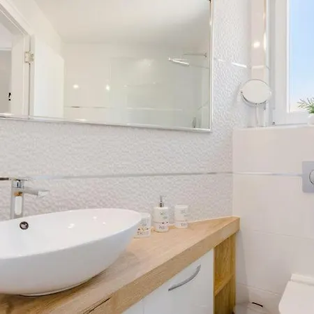 Stone Pearl - Two Bedroom House With Pool