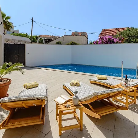 Villa Stone Pearl - Two Bedroom House With Pool