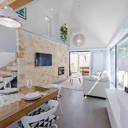 Stone Pearl - Two Bedroom House With Pool Villa Sutivan