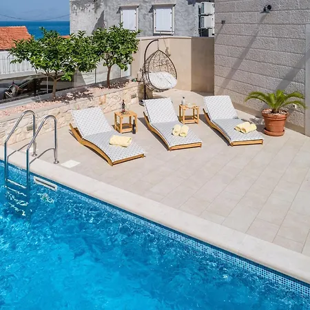 Stone Pearl - Two Bedroom House With Pool